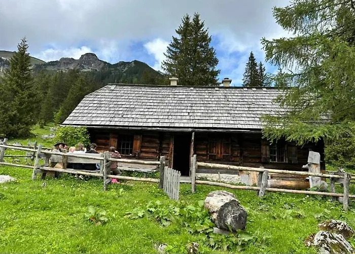 Wengerwirt Zur Laube فندق مبيت وإفطار